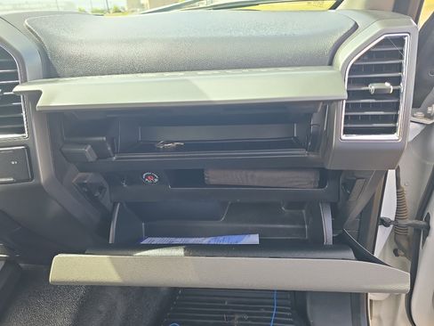 Used 2018 Ford F550 4x4 Regular Cab Super Duty image 36