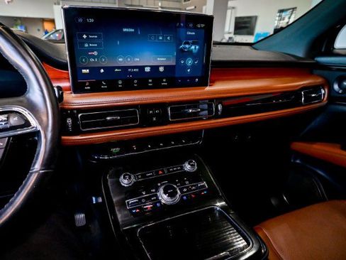 Used 2021 Lincoln Nautilus Reserve FWD image 33