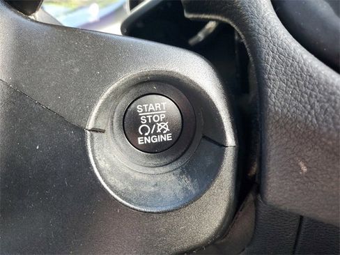 Used 2021 Jeep Compass Sport image 22