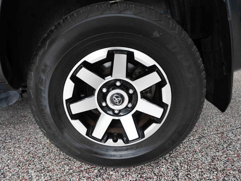 Used 2023 Toyota 4Runner TRD Off-Road Premium w/ Moonroof Package AWD/4WD image 29