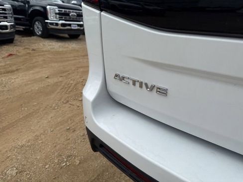 Used 2025 Ford Expedition Active AWD/4WD image 9