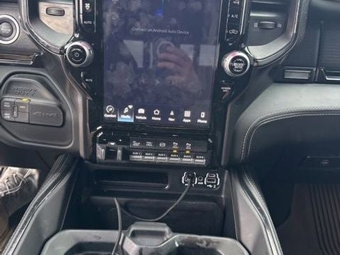 Used 2024 RAM 2500 Limited image 27