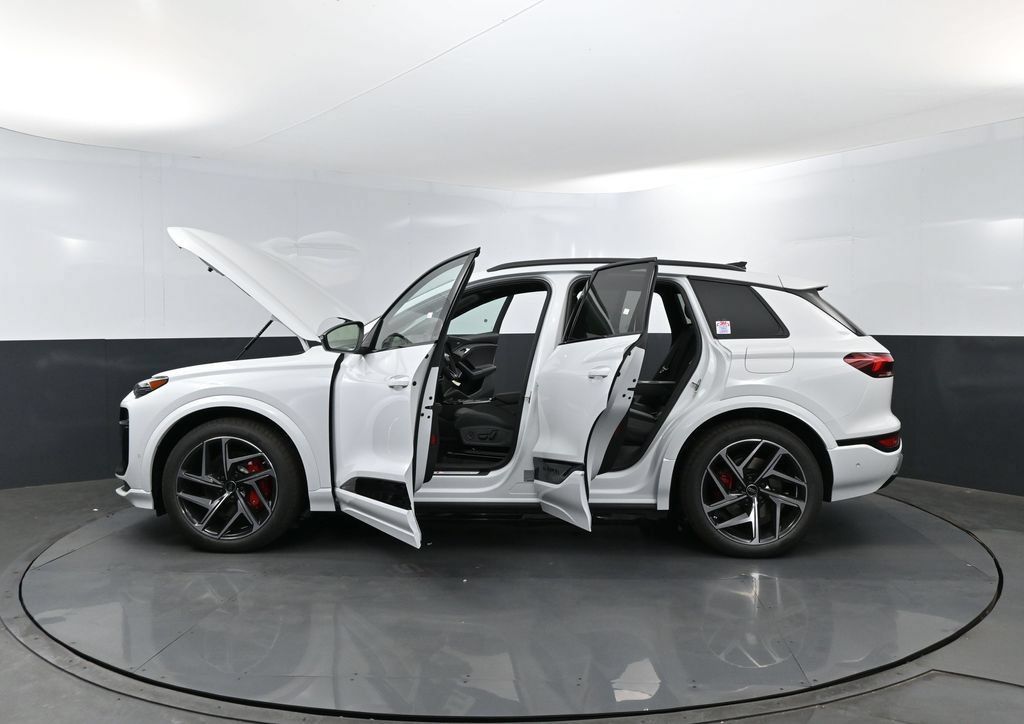 New 2027 Audi SQ6 e-tron Premium Plus AWD/4WD image 30
