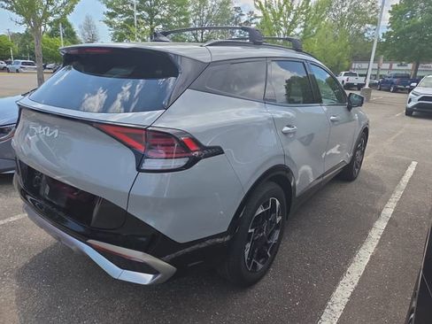 Used 2024 Kia Sportage SX image 3
