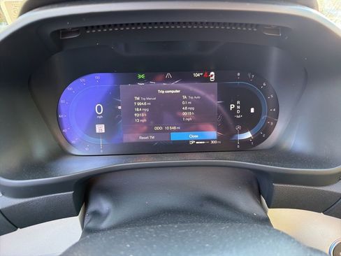 Used 2023 Volvo XC40 B5 Plus w/ Protection Package Premier AWD/4WD image 9