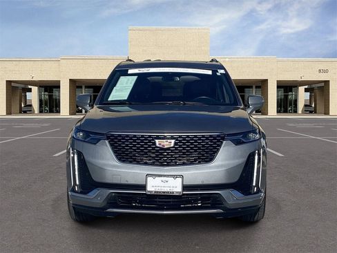 Certified 2025 Cadillac XT6 Premium Luxury image 2