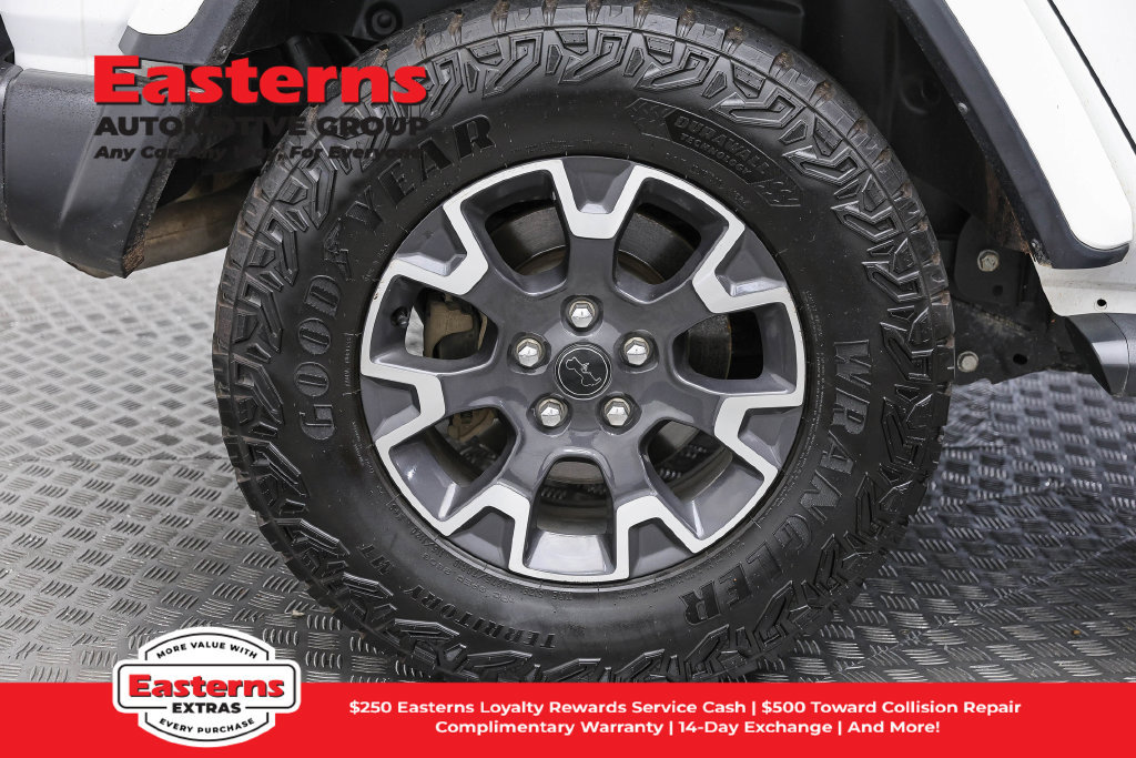 Used 2024 Jeep Wrangler Unlimited Sahara w/ Dual Top Group AWD/4WD image 31