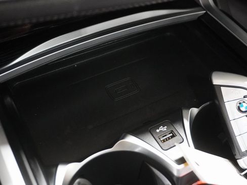 Used 2021 BMW 750i xDrive w/ Executive Package image 35