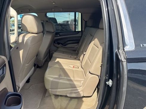 Used 2019 Chevrolet Suburban LT image 7