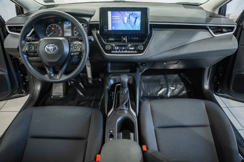 Used 2025 Toyota Corolla LE FWD image 16