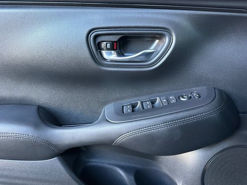Used 2024 Honda HR-V LX image 11
