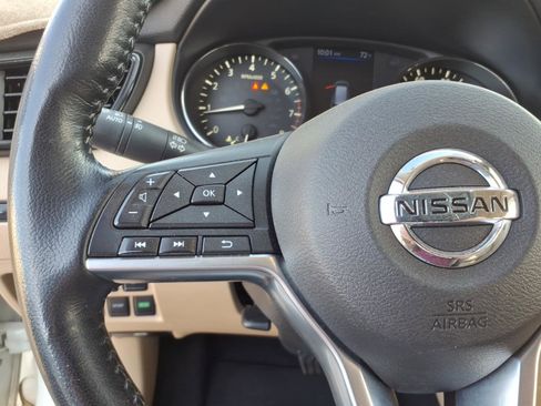 Used 2020 Nissan Rogue SV w/ Sun & Sound Touring Package image 17