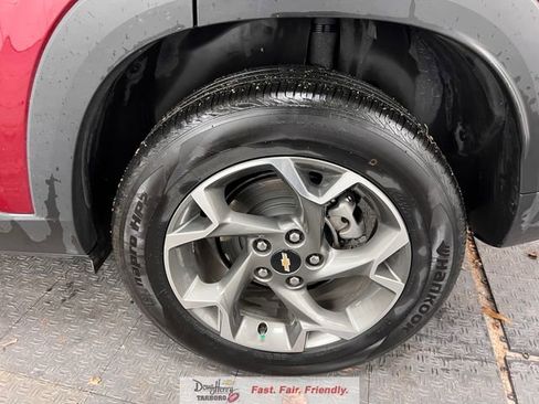 Used 2025 Chevrolet Trax LT image 23