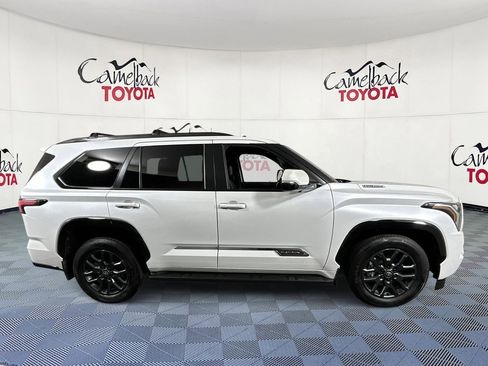 Used 2025 Toyota Sequoia Platinum image 9