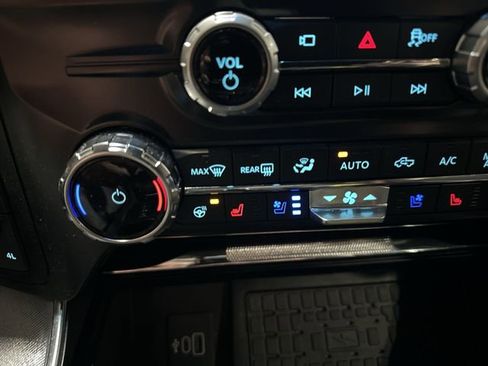 Used 2025 Ford F150 Platinum w/ Equipment Group 702A High image 32