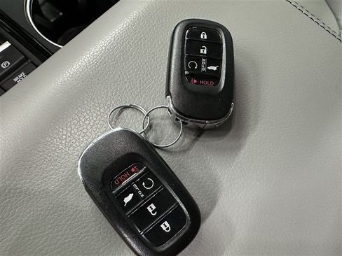 Used 2025 Honda Pilot Touring image 20