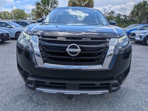 Used 2025 Nissan Pathfinder Platinum AWD/4WD image 8