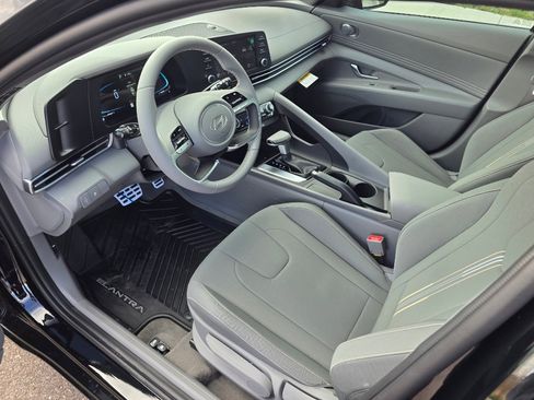 New 2026 Hyundai Elantra Sport FWD image 25