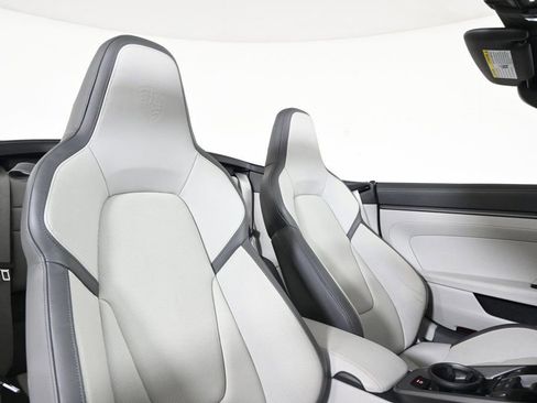 Certified 2025 Porsche 911 Carrera image 17