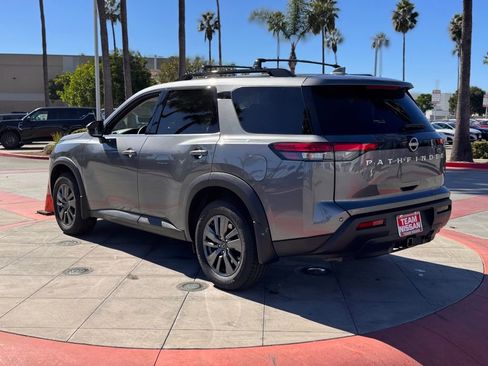 New 2025 Nissan Pathfinder SV w/ SV Premium Package image 5
