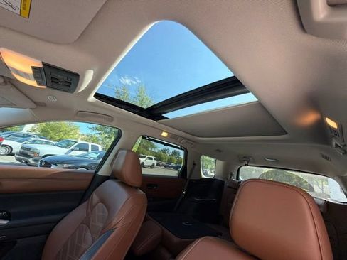 Used 2024 Nissan Pathfinder Platinum FWD image 20