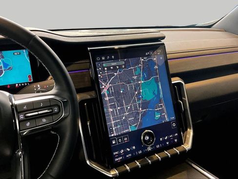 Used 2025 GMC Acadia Denali FWD image 7
