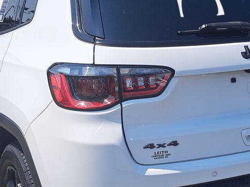 Used 2023 Jeep Compass Trailhawk AWD/4WD image 31