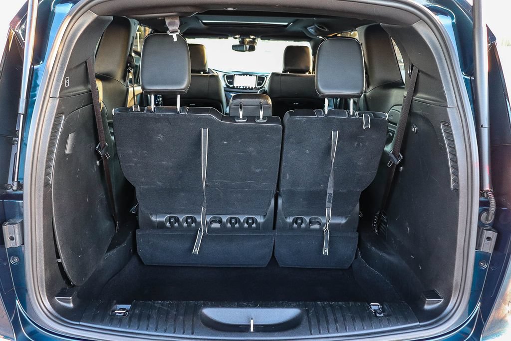 Used 2025 Chrysler Pacifica Limited FWD image 30