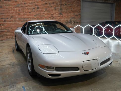 Used 2002 Chevrolet Corvette Z06 w/ Memory Pkg RWD image 4