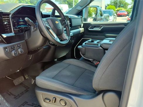 Used 2025 Chevrolet Silverado 2500 LT w/ Convenience Package AWD/4WD image 11