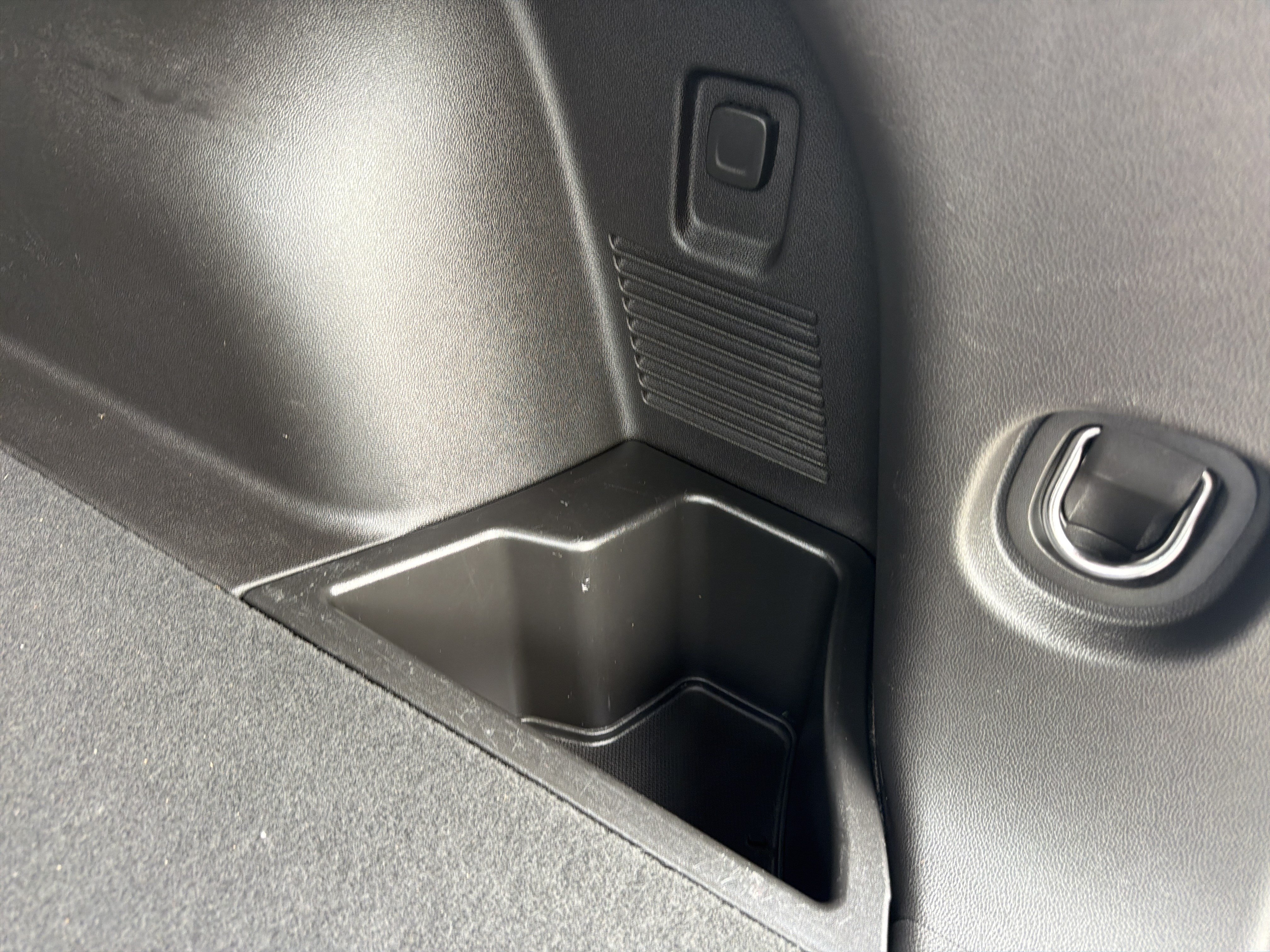 Used 2022 Chevrolet Blazer LT FWD image 26