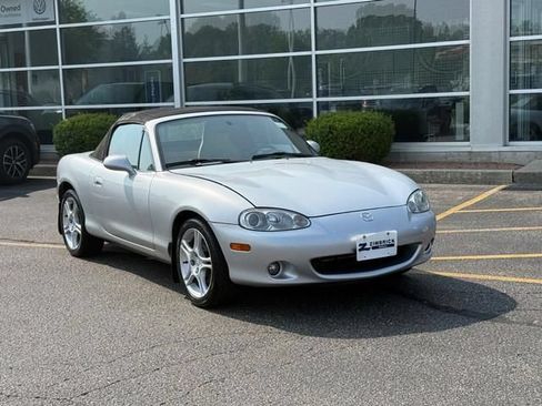 Used 2004 MAZDA MX-5 Miata LS RWD image 2