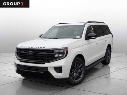 New 2026 Ford Expedition Platinum w/ Stealth Appearance Package