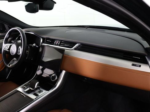 Used 2024 Jaguar XF R-Dynamic SE image 33