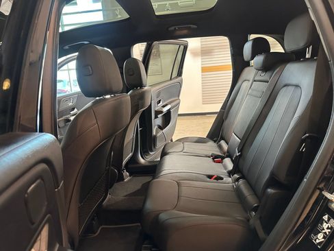 Used 2025 Mercedes-Benz GLB 250 image 29