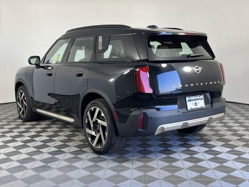Used 2025 MINI Cooper Countryman SE image 3