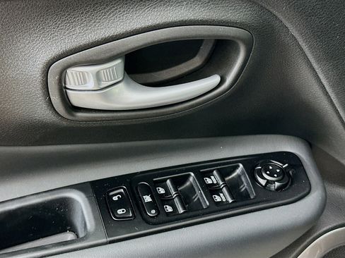 Used 2023 Jeep Renegade Latitude image 15