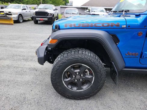 Used 2023 Jeep Gladiator Rubicon w/ Cold Weather Group AWD/4WD image 10