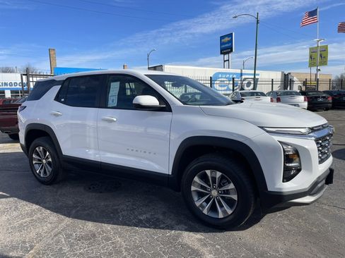New 2025 Chevrolet Equinox LT image 3