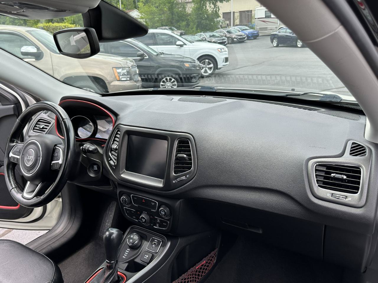 Used 2020 Jeep Compass Trailhawk AWD/4WD image 46