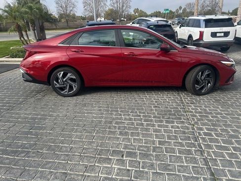 New 2025 Hyundai Elantra SEL image 5
