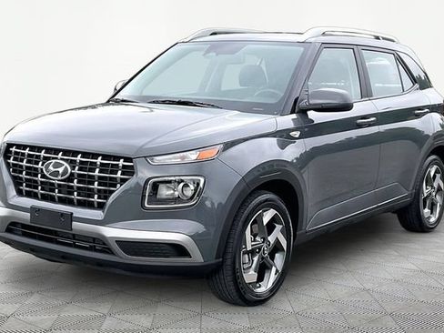 Used 2026 Hyundai Venue SEL FWD image 3