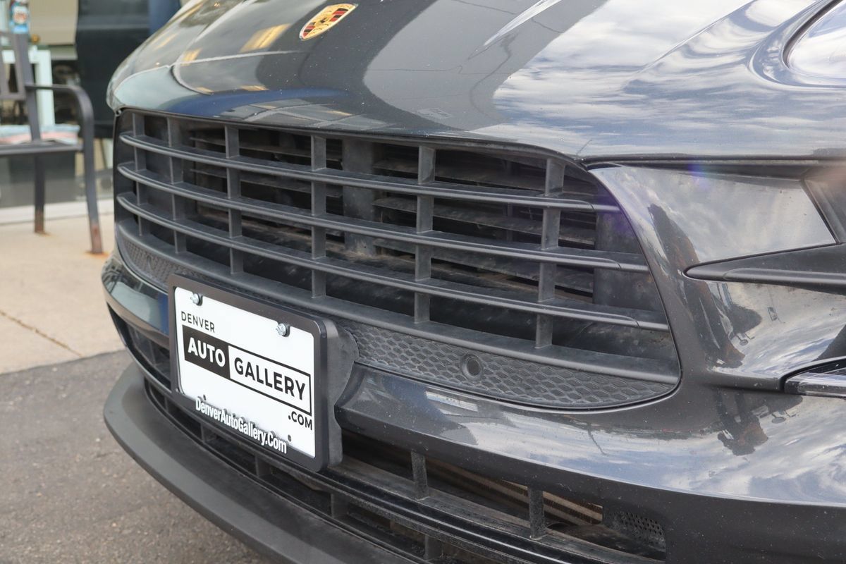 Used 2020 Porsche Macan AWD/4WD image 31