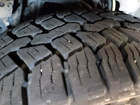 Used 2019 Ford Expedition XLT w/ Equipment Group 202A AWD/4WD image 16