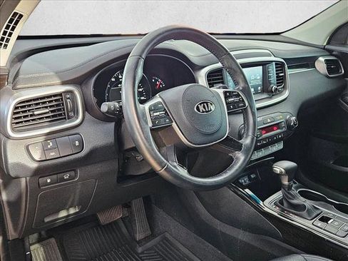 Used 2020 Kia Sorento EX image 10