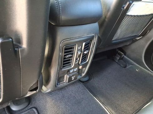 Used 2022 Jeep Grand Cherokee Limited image 33