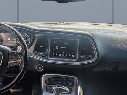 Used 2019 Dodge Challenger R/T w/ Driver Convenience Group RWD image 18