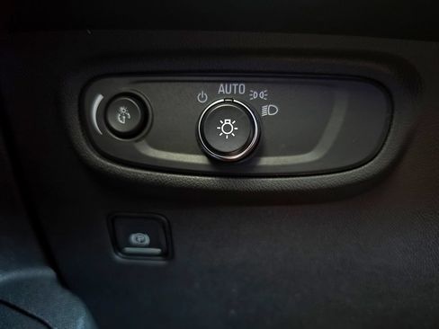 Used 2021 GMC Terrain SLE FWD image 21