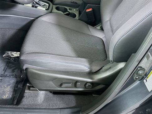 Used 2025 Subaru Forester Premium AWD/4WD image 24