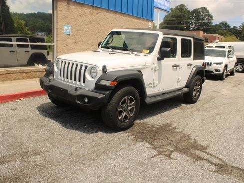 Used 2018 Jeep Wrangler Unlimited Sport S AWD/4WD image 3